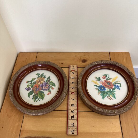 Pansy & Poppy Cross Stitch Embroidery Round Gesso Picture Frame Vintage Set of 2 - Picture 4 of 11